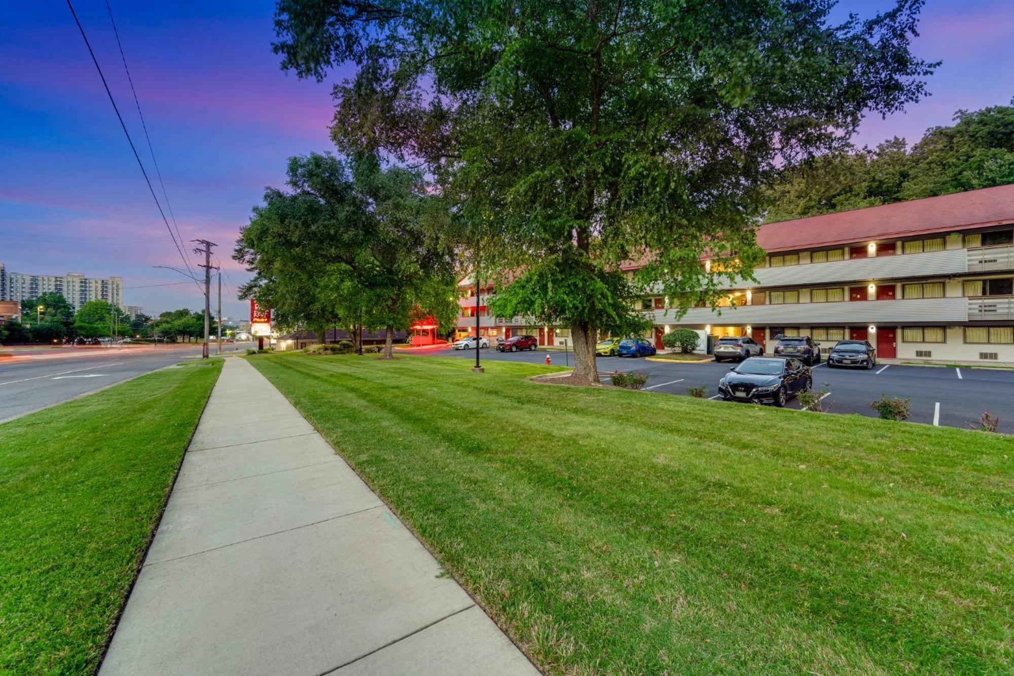 Red Roof Inn Plus+ Washington Dc - Александрія Екстер'єр фото