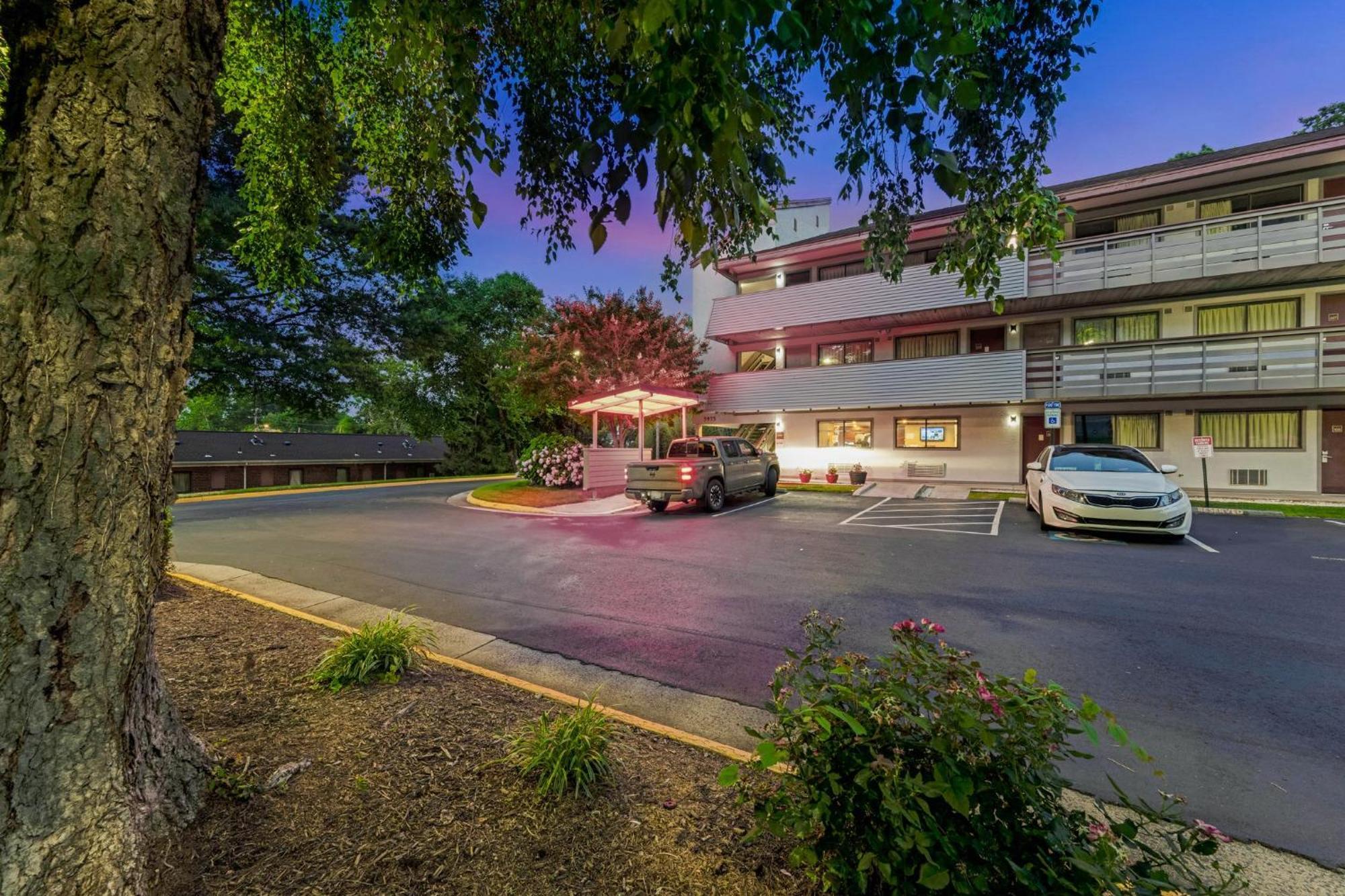 Red Roof Inn Plus+ Washington Dc - Александрія Екстер'єр фото